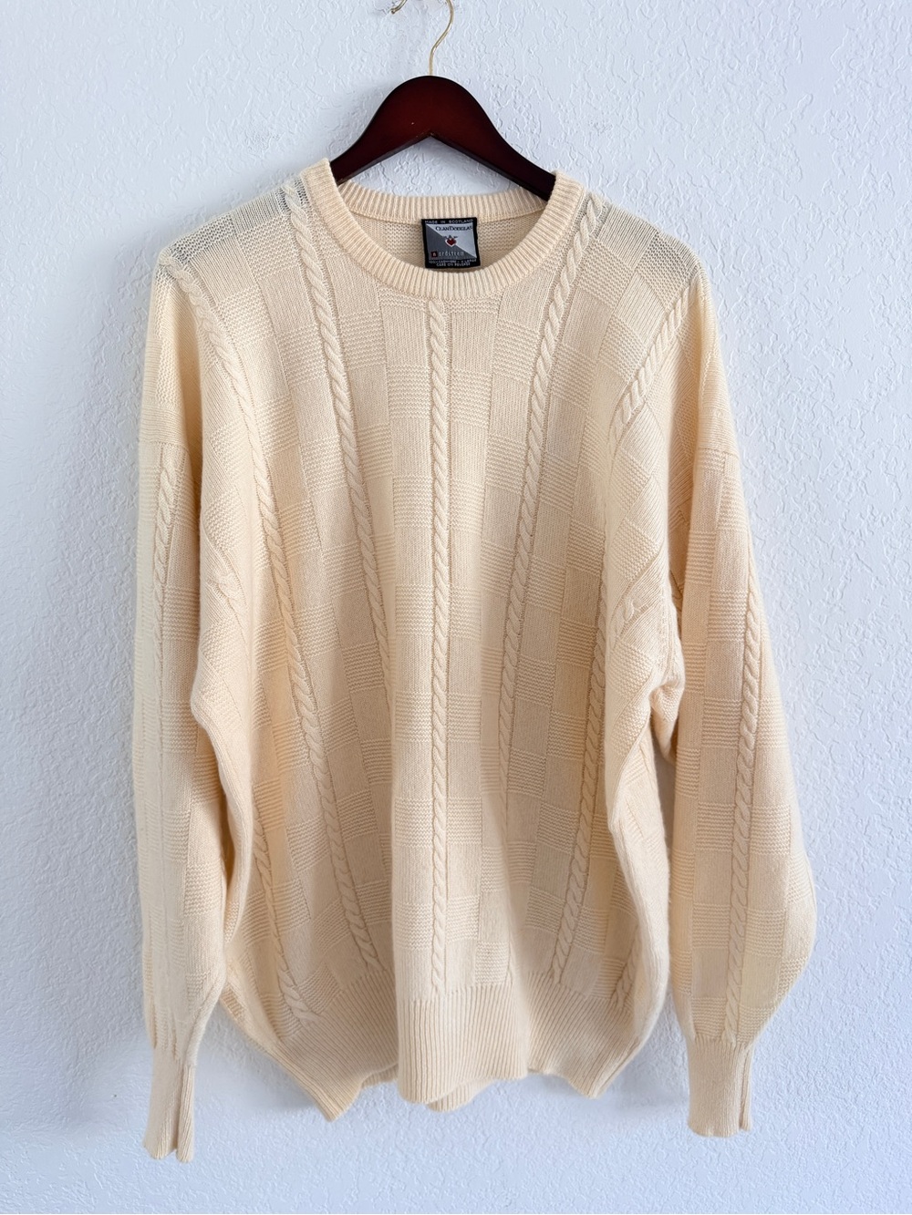 Scottish cashmere Cream Cable-Knit Crewneck Sweater